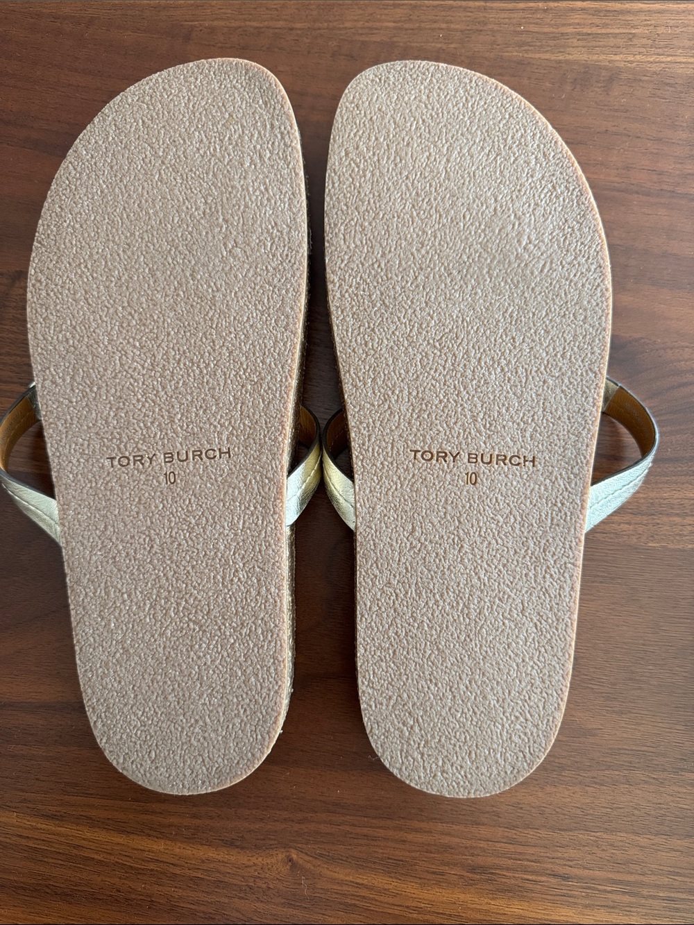 Tory Burch Miller Cloud Metallic Medallion Thong Sandals Sz 10 In Spark Gold - Picture 8 of 8